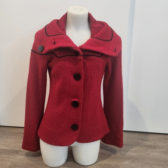 Red Annie50 Coat - Picture 5 of 11